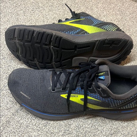 Brooks Men's Athletic Shoes - Black, Blue, Grey and Yellow size 14 - Picture 3 of 5